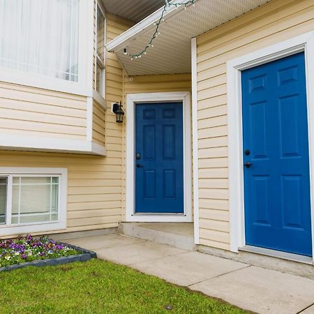 The Blue Door Hotel Гранд Прери Екстериор снимка