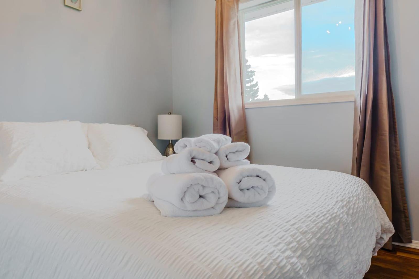 The Blue Door Hotel Гранд Прери Екстериор снимка